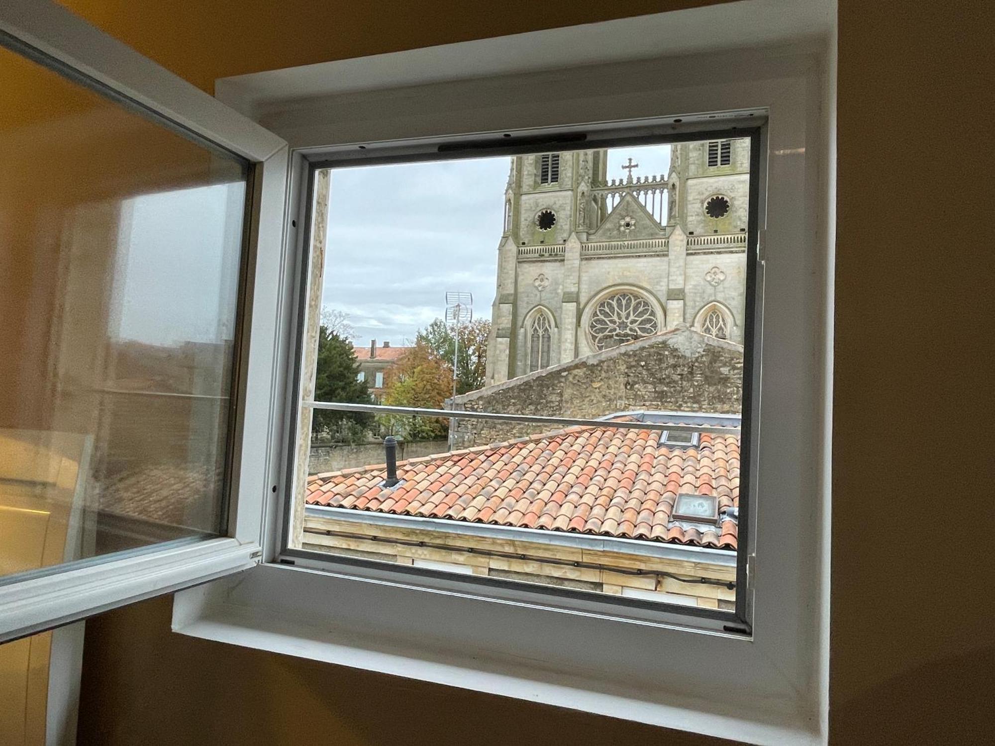 Chez Jean-Yves Et Zoe - Le Saint Andre - Au Calme, Tres Propre, Proche Parkings, Clim Daire Niort Dış mekan fotoğraf