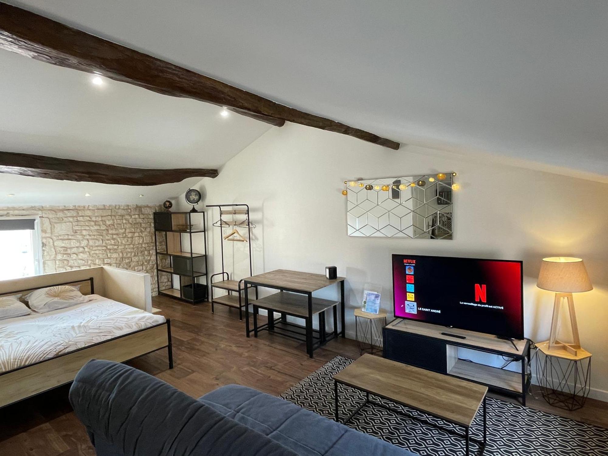Chez Jean-Yves Et Zoe - Le Saint Andre - Au Calme, Tres Propre, Proche Parkings, Clim Daire Niort Dış mekan fotoğraf